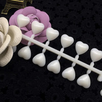 Зображення  Демонстраційна подвійна палітра (48 типс) "Серце" – для презентації гель-лаків та дизайнів.