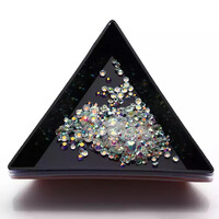 Изображение  Треугольный лоток для страз пластмассовый Черный