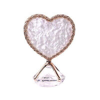 Изображение  Палитра-кольцо на палец для смешивания красок / подставка под кисти, бриллиант Красное золото (сердце)