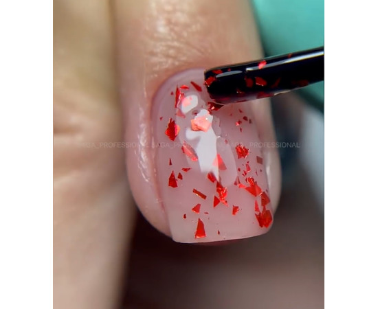 Зображення 2 Топ для нігтів із пластівцями Saga Top Leaf 8 мл, Red, Об'єм (мл, г): 8, Колір: Red