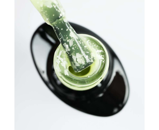 Изображение 2 База камуфлирующая SAGA Leaf Base №11 салатовый с поталью, 8 мл, Объем (мл, г): 8, Цвет: 11