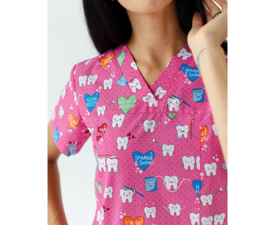 Изображение 2 Медицинская рубашка женская Топаз принт Teeth pink р. 54, "БЕЛЫЙ ХАЛАТ" 126-337-623, Размер: 54, Цвет: teeth pink