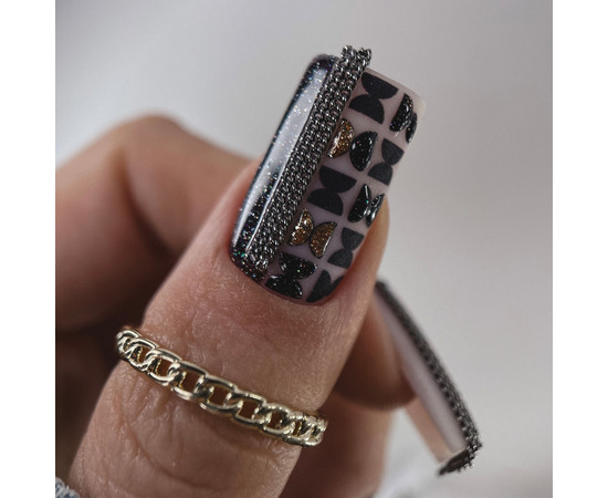 Изображение 4 Nails Of The Night Cocktails gel Manhattan – черный с голографик шимером светоотражающий гель-лак для ногтей, 10 мл, Объем (мл, г): 10, Цвет: Manhattan