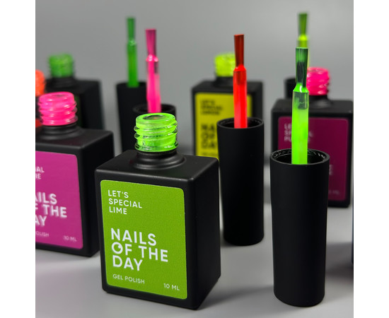 Изображение 12 Nails Of The Day Let's special Lime – особый неоново-салатовый гель-лак, перекрывается в один слой, 10 мл, Объем (мл, г): 10, Цвет: Lime