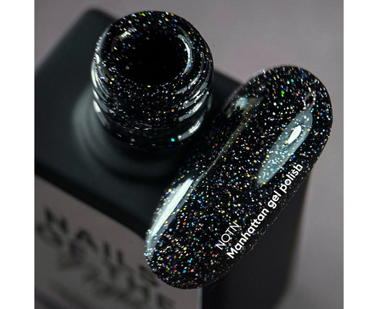 Изображение 2 Nails Of The Night Cocktails gel Manhattan – черный с голографик шимером светоотражающий гель-лак для ногтей, 10 мл, Объем (мл, г): 10, Цвет: Manhattan