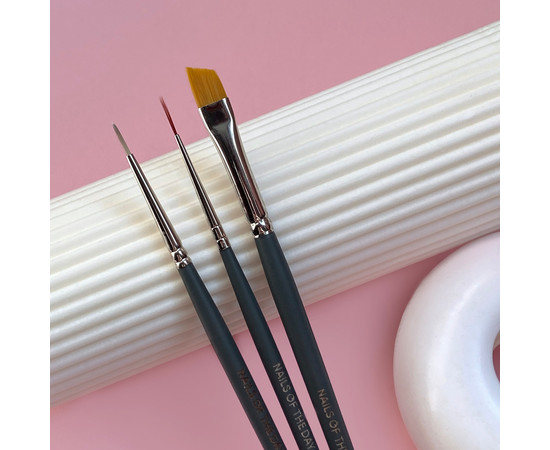 Зображення 2 Nails Of The Day Professional French #4 – кутовий пензель золотистого кольору для французького покриття та тонування на короткій довжині