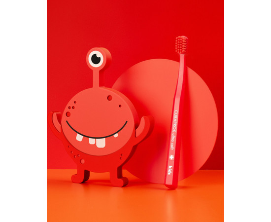 Зображення 6 Дитяча зубна щітка Curaprox Ultra Soft CS Kids 5460-06 D 0.09 мм червона, червона щетина с 4 до 12 років, Колір: 06