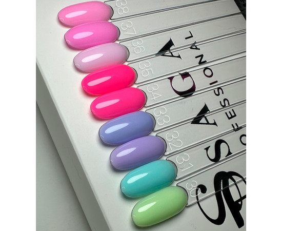 Зображення 2 Рідкий гель для нарощування нігтів Saga Professional Liquid Gel №32, 15 мл, Об'єм (мл, г): 15, Колір: 32