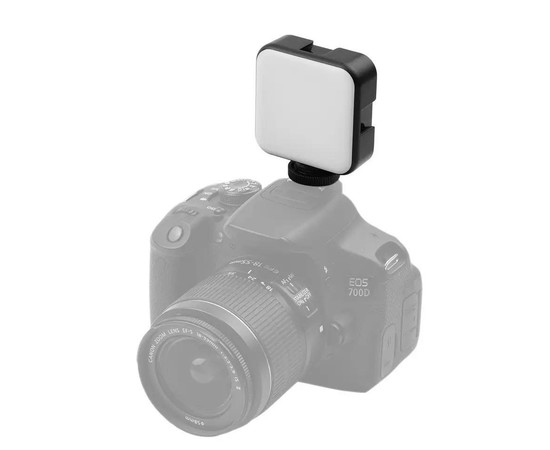 Зображення 4 Міні лампа, накамерне світло LED Р5 (7,5х7,5см) з вбудованим акумулятором (1800mAh) для відео та фотозйомки