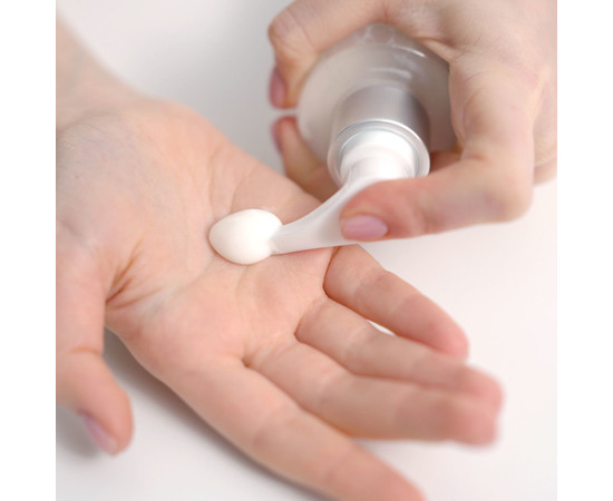 Зображення 6 Вершки для обличчя Kaetana "Білі" для очищення, демакіяжу та зволоження сухої, чутливої шкіри, 200 мл