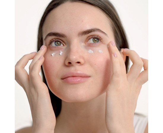 Изображение 4 Крем вокруг глаз Kaetana, разглаживает морщины, осветляет, лифтиф-эффект, с маслами манго и зеленого кофе, гиалуроновой, никотиновой кислотами, 30 мл.