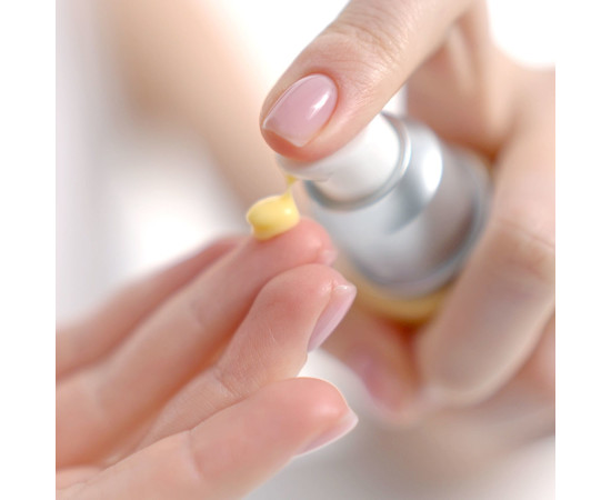 Зображення 3 Сироватка навколо очей Kaetana покращує лімфодринаж, розгладжує зморшки, зі стовбуровими клітинами швейцарських яблук, екстрактами фіалки та білого чаю, 30 мл