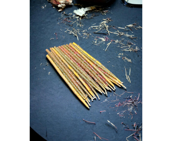 Изображение 3 Восковая свеча с ладаном желтая, 25 см