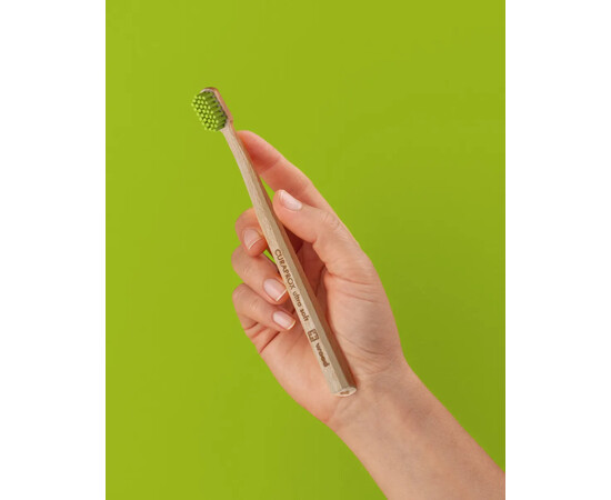 Зображення 7 Зубна щітка м'яка, дерев'яна ручка Curaprox Wood Ultrasoft, салатовий, Колір: 04