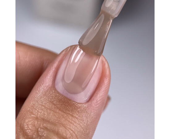 Зображення 4 Nails of the Day Cover Basе 43 light pigment – легкопігментоване напівпрозоре бежеве базове покриття для нігтів, 10 мл, Об'єм (мл, г): 10, Колір: 43