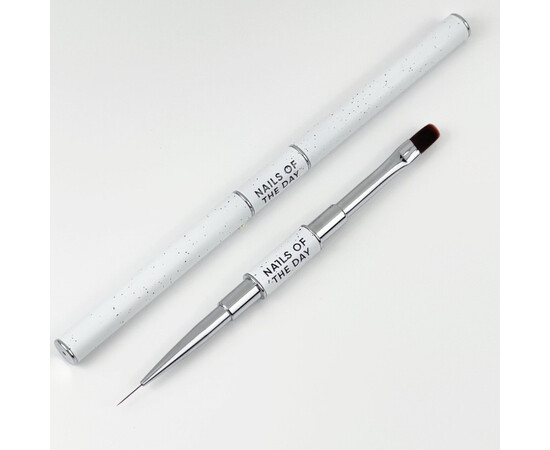 Изображение 2 Двусторонняя кисточка для маникюра лайнер 11 мм + плоский овал 11 мм Nails of the Day Brush 2-in-1