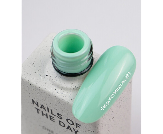 Изображение 2 Nails of the Day Gel polish Maldives – теплый мятно-зеленый гель-лак для ногтей, перекрывающий в один слой, 10 мл., Объем (мл, г): 10, Цвет: 239 Maldives