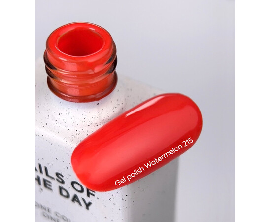 Изображение 2 Nails of the Day Gel polish Watermelon – насыщенный кораллово-красный гель-лак, перекрывающийся в один слой, 10 мл, Объем (мл, г): 10, Цвет: 215 Watermelon