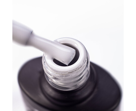 Зображення 2 Гель-лак Komilfo Deluxe Series D072 світлий блакитно-сірий, з ледве помітним шиммером, 8 мл, Об'єм (мл, г): 8, Колір: 072