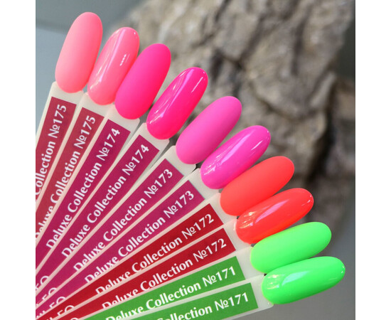 Зображення 3 Гель-лак Komilfo Deluxe Series D174 яскравий насичений трохи темно-рожевий, неоновий, 8 мл, Об'єм (мл, г): 8, Колір: 174