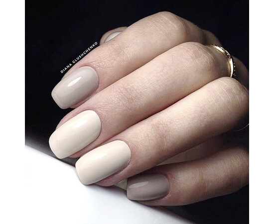 Зображення 4 Гель-лак Komilfo Deluxe Series D004 кремово-сірий, емаль, 8 мл, Об'єм (мл, г): 8, Колір: 004