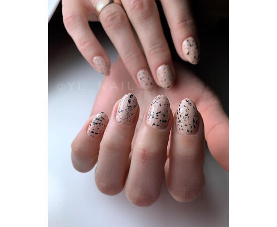 Зображення 4 Гель-лак Komilfo Deluxe Series D009 нюдовий, емаль, 8 мл, Об'єм (мл, г): 8, Колір: 009