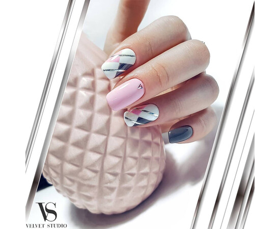 Зображення 4 Гель-лак Komilfo Deluxe Series D028 світлий рожево-ліловий, емаль, 8 мл, Об'єм (мл, г): 8, Колір: 028