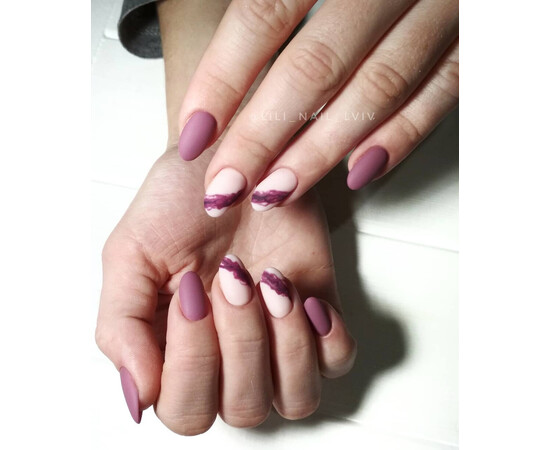 Зображення 5 Гель-лак Komilfo Deluxe Series D063 холодна світла марсала, емаль, 8 мл, Об'єм (мл, г): 8, Колір: 063