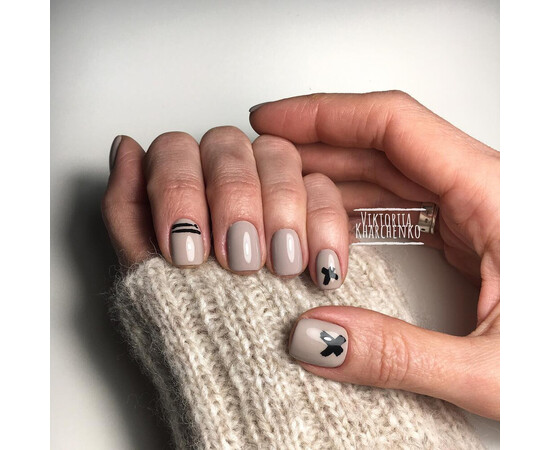 Зображення 5 Гель-лак Komilfo Deluxe Series D069 світлий бежево-сірий, емаль, 8 мл, Об'єм (мл, г): 8, Колір: 069