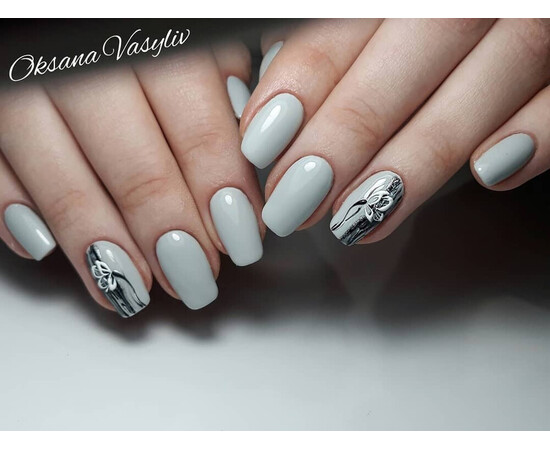 Зображення 5 Гель-лак Komilfo Deluxe Series D072 світлий блакитно-сірий, з ледве помітним шиммером, 8 мл, Об'єм (мл, г): 8, Колір: 072