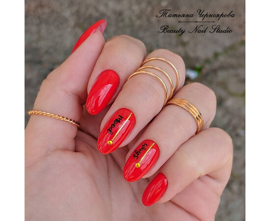 Зображення 5 Гель-лак Komilfo Deluxe Series D082 класичний червоний, емаль, 15 мл, Об'єм (мл, г): 15, Колір: 082