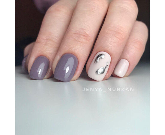 Зображення 5 Гель-лак Komilfo Deluxe Series D111 світлий сіро-фіолетовий, емаль, 8 мл, Об'єм (мл, г): 8, Колір: 111