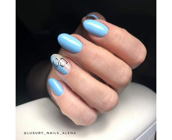 Зображення 6 Гель-лак Komilfo Deluxe Series D135 світло-блакитний, емаль, 8 мл, Об'єм (мл, г): 8, Колір: 135