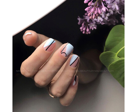 Зображення 5 Гель-лак Komilfo Deluxe Series D136 блідо-блакитний, емаль, 8 мл, Об'єм (мл, г): 8, Колір: 136