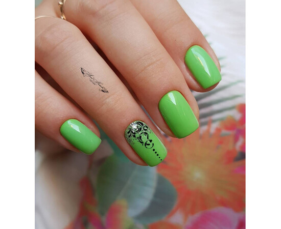 Зображення 5 Гель-лак Komilfo Deluxe Series D159 насичений салатовий, емаль, 8 мл, Об'єм (мл, г): 8, Колір: 159