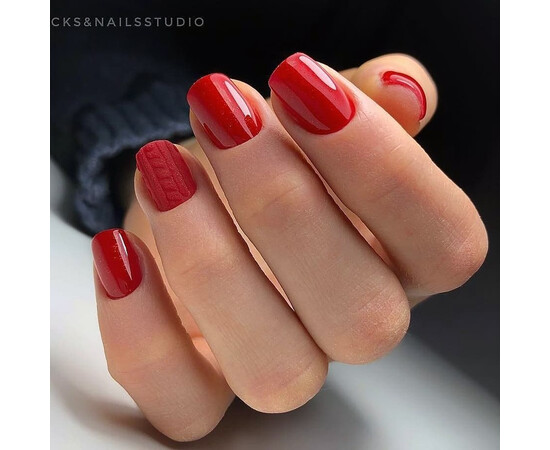 Зображення 4 Гель-лак Komilfo Deluxe Series D305 червоний з блискітками, 15 мл, Об'єм (мл, г): 15, Колір: 305