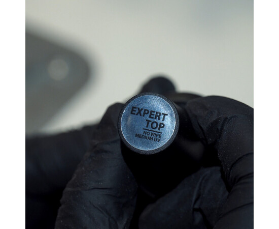 Изображение 4 Универсальный топ без липкого слоя с умеренным УФ-фильтром Komilfo Expert Top, 50 мл, Объем (мл, г): 50