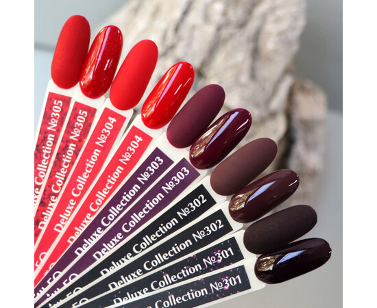 Зображення 3 Гель-лак Komilfo Deluxe Series D301 чорно-бордовий з мікроблиском, 8 мл, Об'єм (мл, г): 8, Колір: 301