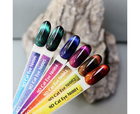 Зображення 2 Гель-лак Komilfo 9D Cat’s Eye 002 салатово-золотий, 8 мл, Об'єм (мл, г): 8, Колір: 002