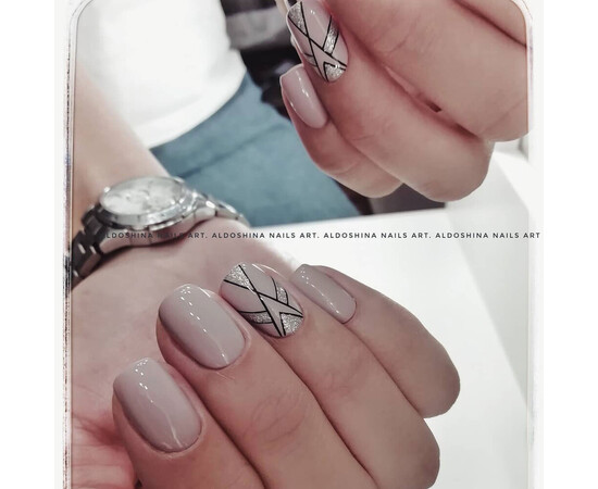 Зображення 5 Гель-лак Komilfo Deluxe Series D212 світле какао, емаль, 8 мл, Об'єм (мл, г): 8, Колір: 212