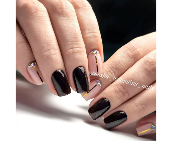 Зображення 5 Гель-лак Komilfo Deluxe Series D301 чорно-бордовий з мікроблиском, 8 мл, Об'єм (мл, г): 8, Колір: 301