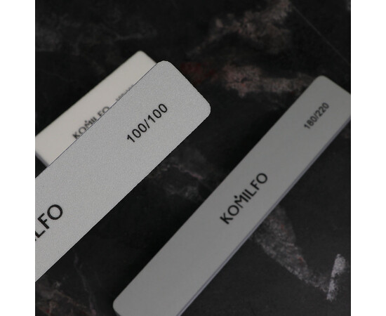 Зображення 2 Шліфувальник для штучних нігтів Komilfo прямокутний сірий 30/180 мм, 100/100 гріт